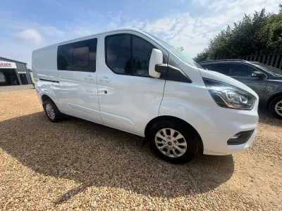 Used Ford Transit Custom Limited 130 HP (95 kW) 2022 White Van