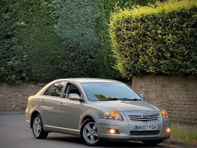 Used Toyota Avensis T3 127 HP (93 kW) 2007 Silver Hatchback