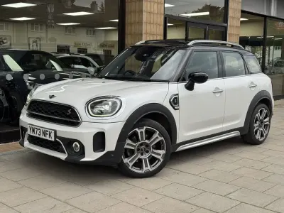 Begagnad Mini Cooper S Exclusive 178 HK (130 kW) 2023 Vit Halvkombi