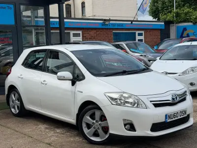 Used Toyota Auris Hybrid