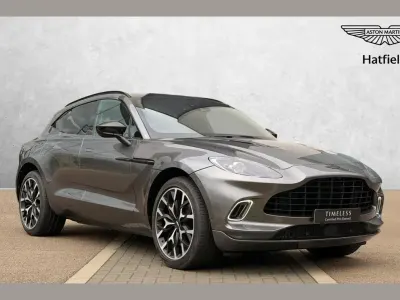 Usado Aston Martin DBX 550 CV (404 kW) 2022 Plateado SUV
