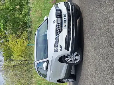Gebraucht Skoda Karoq SE Technology 150 PS (110 kW) 2018 Weiß SUV