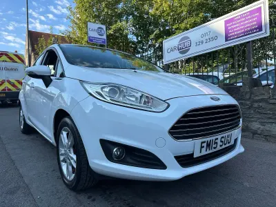 Used Ford Fiesta Zetec 82 HP (60 kW) 2015 White Hatchback