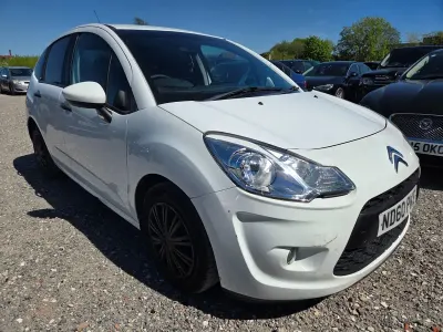 Used Citroën C3 60 HP (44 kW) 2011 White Hatchback