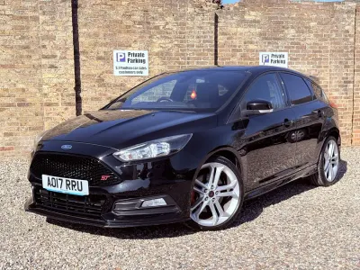 Used Ford Focus ST 250 HP (183 kW) 2017 Black Hatchback