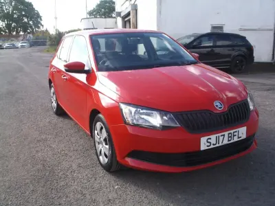 Begagnad Skoda Fabia 60 HK (44 kW) 2017 Röd Halvkombi