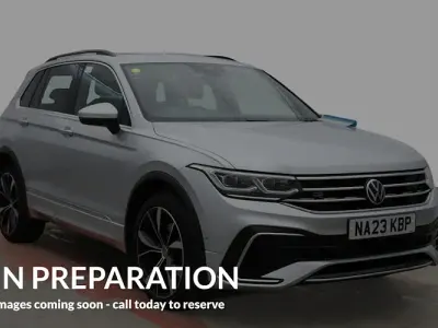 Usado VW Tiguan R-line 245 HP (180 kW) 2023 Prateado SUV