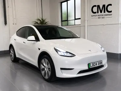 Begagnad Tesla Model Y RWD 219 kW (299 HK) 2024 Vit SUV