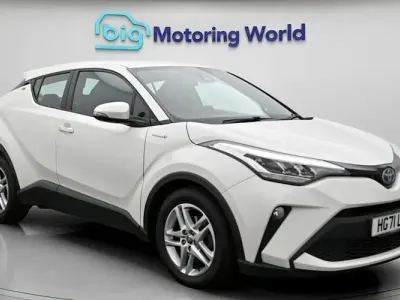 Used Toyota C-HR 122 HP (89 kW) 2022 White SUV