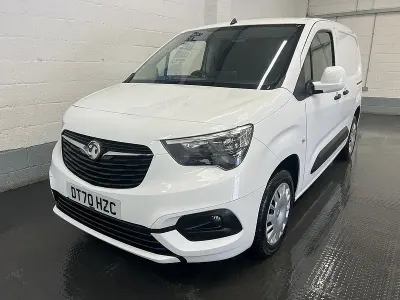 Used Vauxhall Combo Sportive 100 HP (73 kW) 2021 White MPV