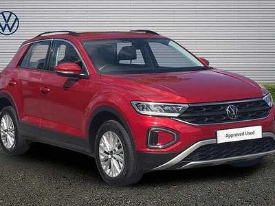 Used VW T-Roc Life 150 HP (110 kW) 2023 Red SUV