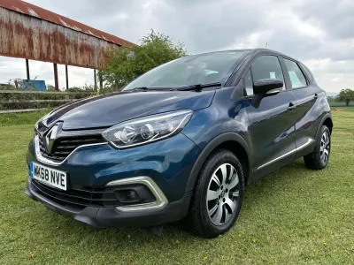 Used Renault Captur Play 90 HP (66 kW) 2018 Blue/black SUV
