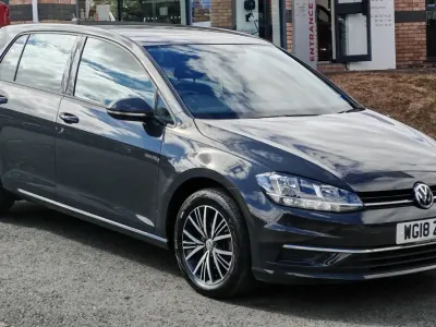 Used VW Golf VII SE 115 HP (84 kW) 2018 Grey Hatchback