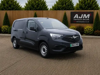 Used Vauxhall Combo 100 kW (136 HP) 2023 Black MPV