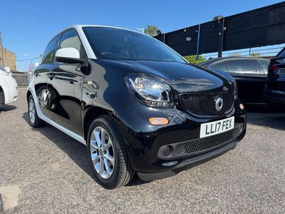 Used Smart ForFour Passion 71 HP (52 kW) 2017 White Hatchback