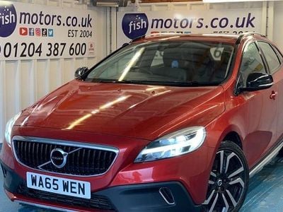 Used Volvo V40 Pro 152 HP (111 kW) 2018 Red Hatchback