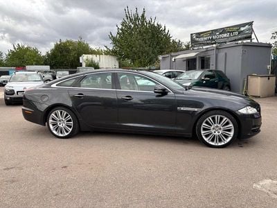 Jaguar XJ