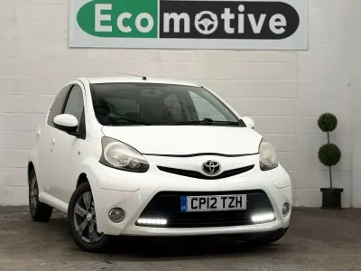 Used Toyota Aygo 68 HP (50 kW) 2012 White Hatchback