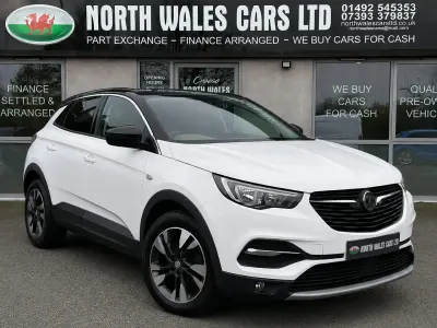 Used Vauxhall Grandland X SRi 130 HP (95 kW) 2019 White SUV