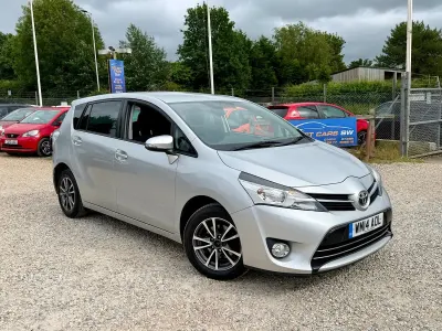 Used Toyota Verso 112 HP (82 kW) 2014 Silver MPV