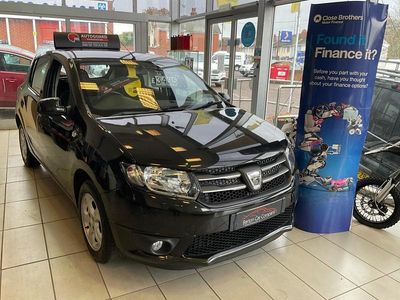 Black Used 2015 Dacia Sandero Lauréate Hatchback | £3,495 (Fair price)