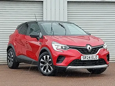 Usado Renault Captur Evolution 142 HP (104 kW) 2024 Prateado SUV