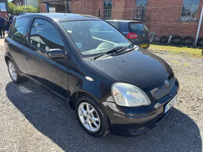 Used Toyota Yaris 2005 Black Hatchback