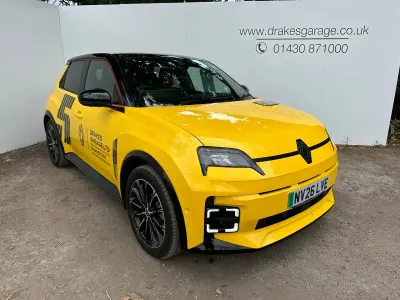 Used Renault R5 Iconic 110 kW (150 HP) 2026 Yellow/black Hatchback