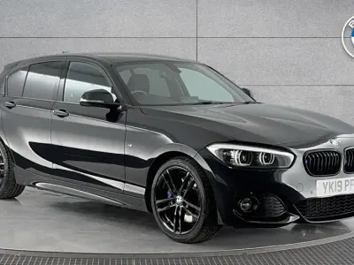 Begagnad BMW 120 M Sport 181 HK (133 kW) 2019 Svart Halvkombi