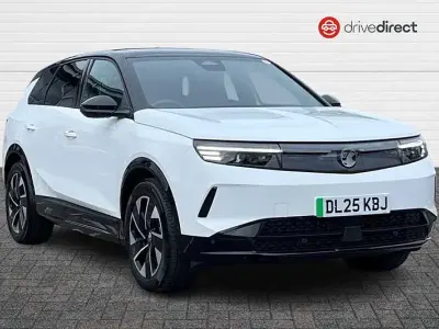 Used Vauxhall Grandland 156 kW (213 HP) 2025 White SUV