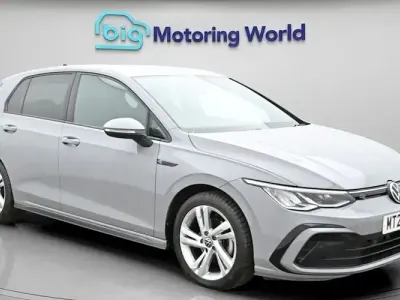 Second-hand VW Golf VIII R-line 150 CP (110 kW) 2023 Gri Hatchback