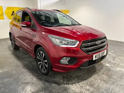 Usado Ford Kuga ST-Line 150 HP (110 kW) 2018 Vermelho SUV
