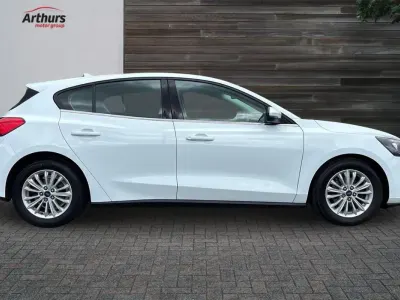 Used Ford Focus Titanium 125 HP (91 kW) 2020 White Hatchback
