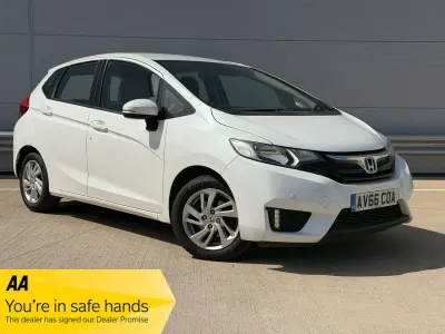 Used Honda Jazz SE 102 HP (75 kW) 2016 White Hatchback