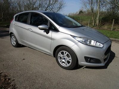 Used Ford Fiesta Zetec 75 HP (55 kW) 2015 Silver Hatchback
