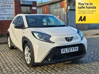 Used Toyota Aygo X PURE 72 HP (52 kW) 2022 White SUV