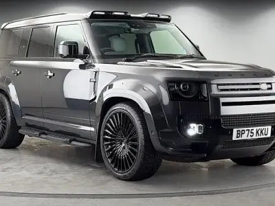 Used Land Rover Defender HSE Dynamic 350 HP (257 kW) 2024 Carpathian grey SUV