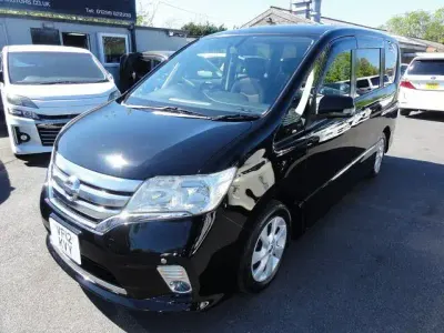 Used Nissan Serena