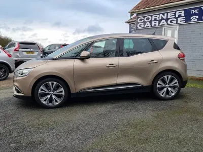 Used Renault Scénic Dynamique 110 HP (80 kW) 2017