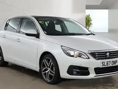 Używany Peugeot 308 Allure 2017 Biały Hatchback