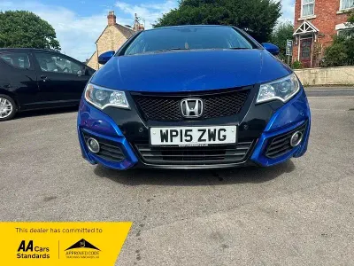 Käytetty Honda Civic SE Plus 120 HP (88 kW) 2015 Sininen Viistoperä