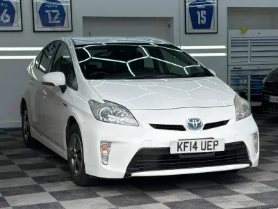 Used Toyota Prius 122 HP (89 kW) 2018 White Hatchback