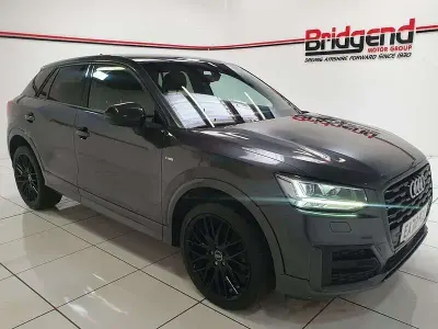 Begagnad Audi Q2 Black Edition 116 HK (85 kW) 2020 Grå SUV