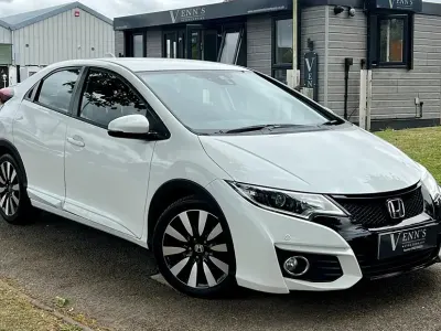 Used Honda Civic SE Plus 142 HP (104 kW) 2016 White Hatchback