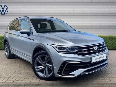 Usado VW Tiguan R-line Edition 150 CV (110 kW) 2023 Plateado SUV