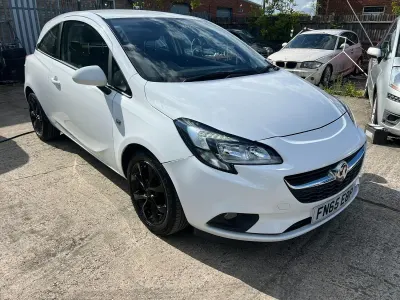 Used Vauxhall Corsa Excite 2015 White Hatchback