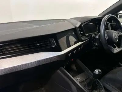Used Audi A1 Black Edition 108 HP (79 kW) 2023 White SUV