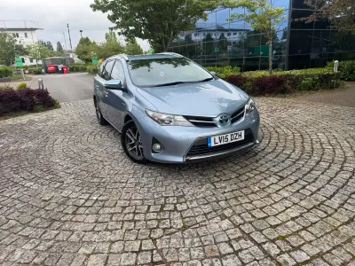 Used Toyota Auris Hybrid 2015 Blue Estate
