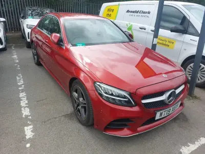 Usado Mercedes C200 AMG line 184 CV (135 kW) 2019 Rojo Berlina