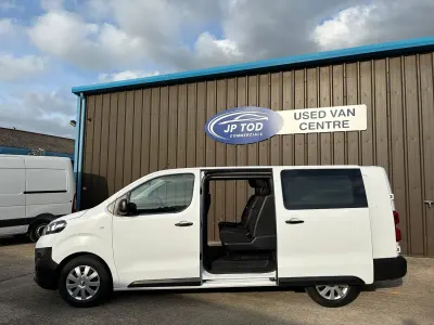 Used Vauxhall Vivaro 145 HP (106 kW) 2022 White MPV